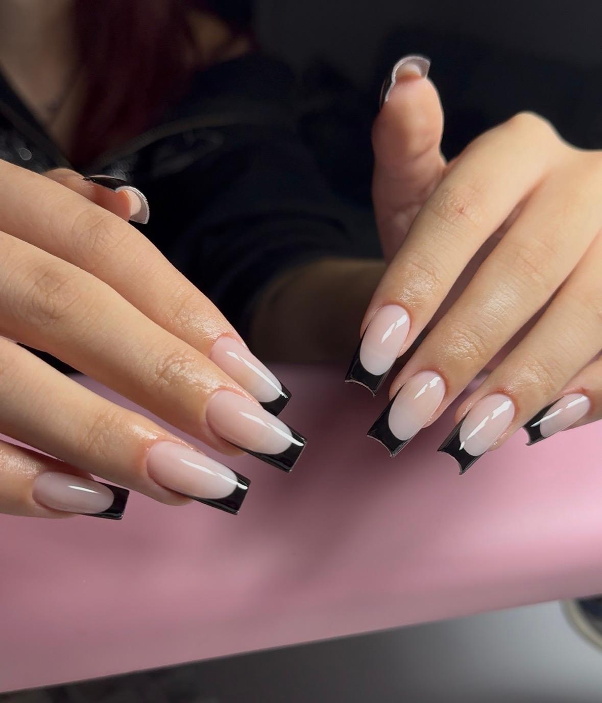 Elegant French nail design 8